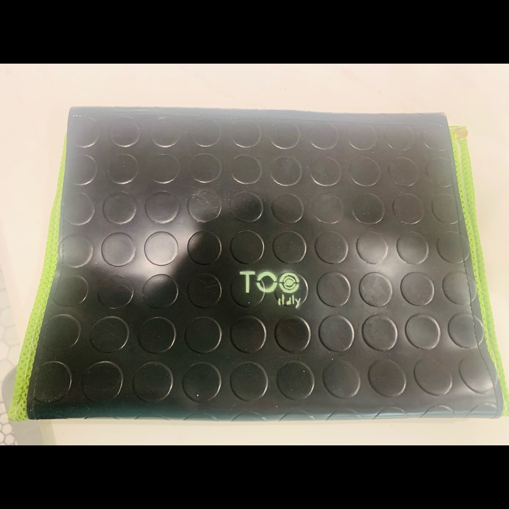Too (Italian Boutique)  Rubber MaterialEnvelope style clutch.